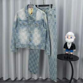 Picture of LV Sweater Suits _SKULVsz46-52sz30-36tltx0241250